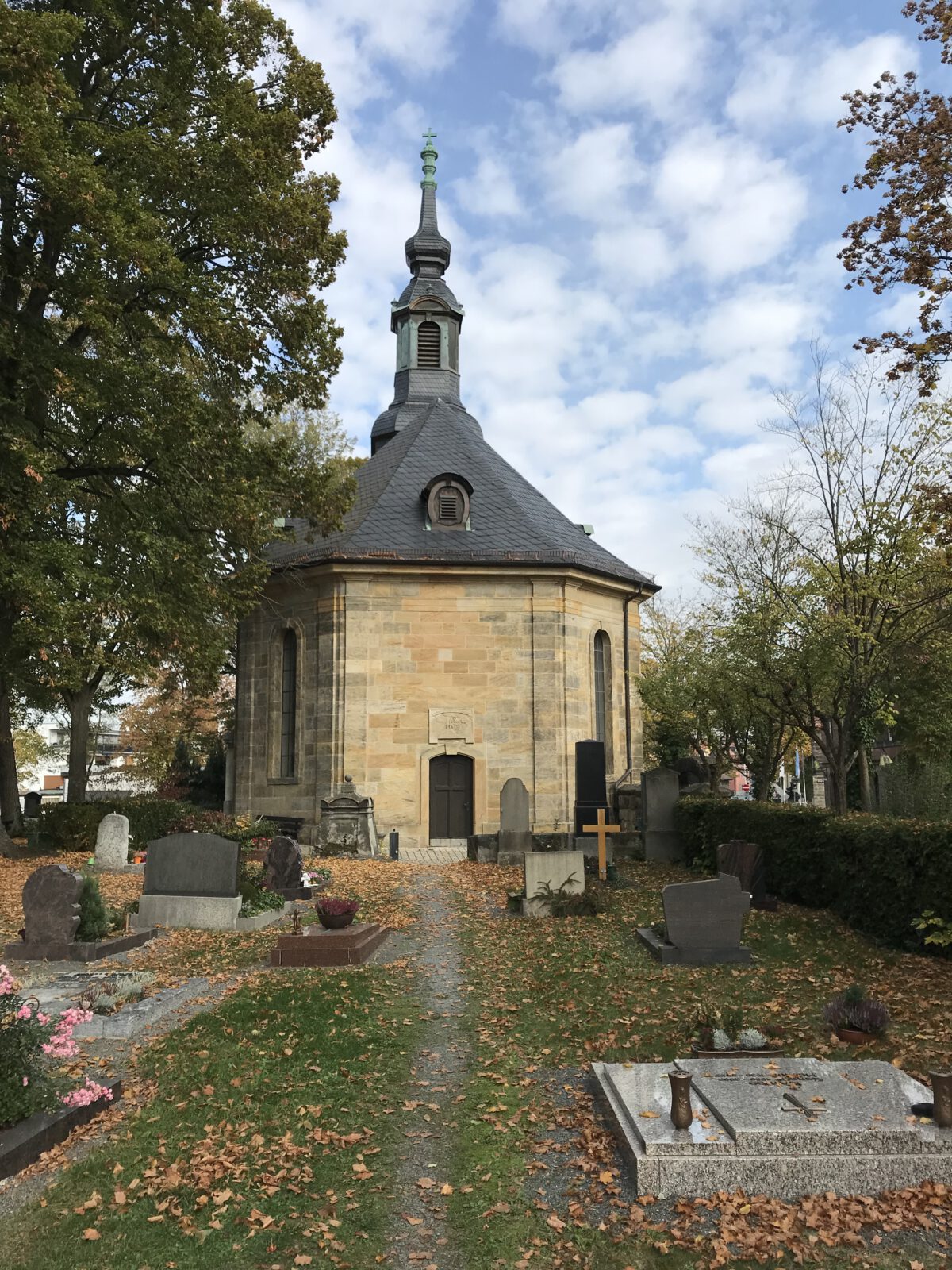 Gottesackerkirche auf dem Stadtfriedhof Bayreuth von aussen