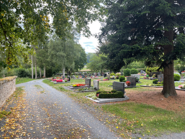 Weg auf Friedhof in Weidenberg